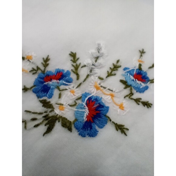 Set 2 NOS Womens Vintage Hand Embroidered 100% Sheer Cotton Handkerchiefs RARE - Picture 2 of 9